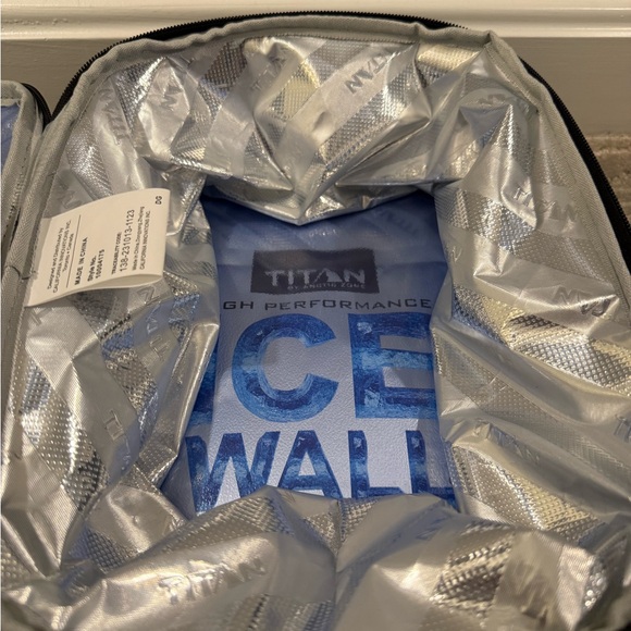 Blue Lunch Box - Picture 6 of 10